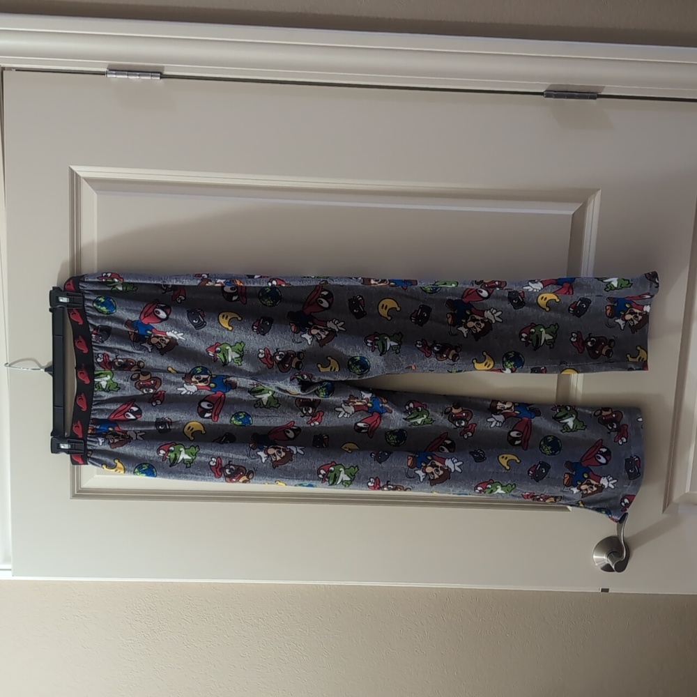 Boys Husky XL (size 18-20) Super Mario Pajama Pants - Picture 3 of 5